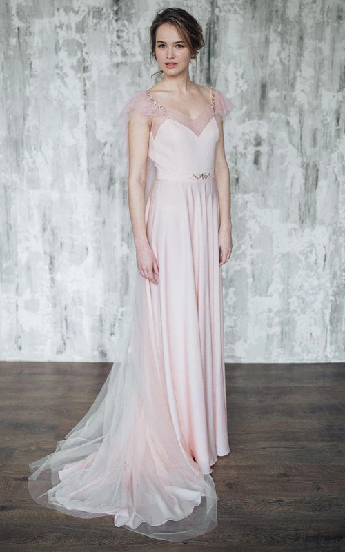 Vestido de tul y encaje con abalorios