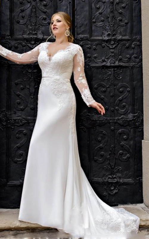 Romantisches Brautkleid aus Satin in A-Linie mit bodenlanger Schleppe, langen Ärmeln und Applikationen