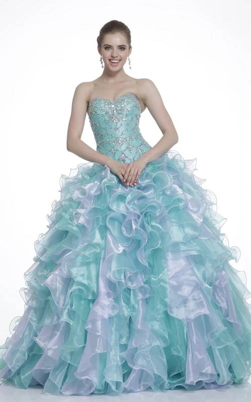 Mehrfarbiges Ballkleid mit Herzausschnitt, Organza-Korsettrücken, Kristallverzierungen und Rüschen