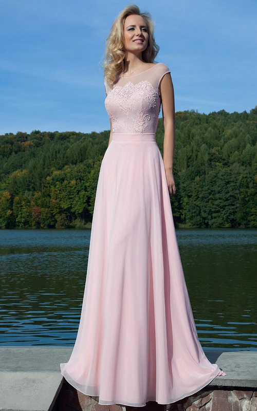 Etuikleid aus Spitze, bodenlang, Rundhalsausschnitt, kurze Ärmel, Ballkleid
