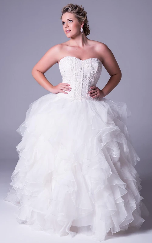 Ball Gown Appliqued Sweetheart Tulle Plus Size Wedding Dress With Ruffles And Zipper