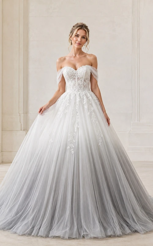 Romantisches Brautkleid in Stahlgrau, A-Linie, schulterfrei, mit Tüll, floraler Kapellenschleppe