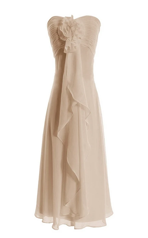 Robe bustier à volants ornée de fleurs et de fronces