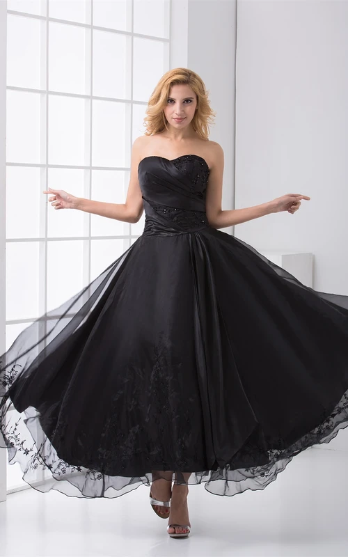 Robes de soirée glamour sans manches à décolleté cœur et longueur cheville