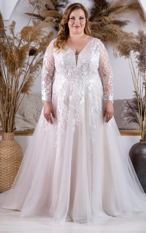Plus Size A-Linien-Hochzeitskleid aus Tüll mit tiefem Ausschnitt und Applikationen