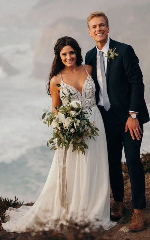 Boho-Hochzeitskleid aus Chiffon mit Spaghettiträgern und Empire-Falten sowie Spitzentop