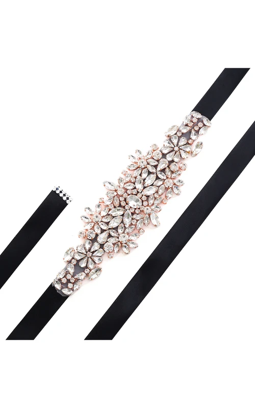 Eleganter Brautgürtel mit Perlen