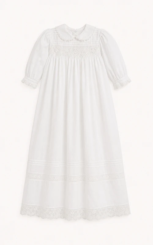 Vestido de bautizo vintage modesto, corte en A, manga larga, de algodón con encaje, largo hasta la rodilla, con fajín de lazo, en color blanco.
