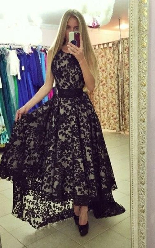 Vestido de fiesta moderno sin mangas de encaje con cola larga