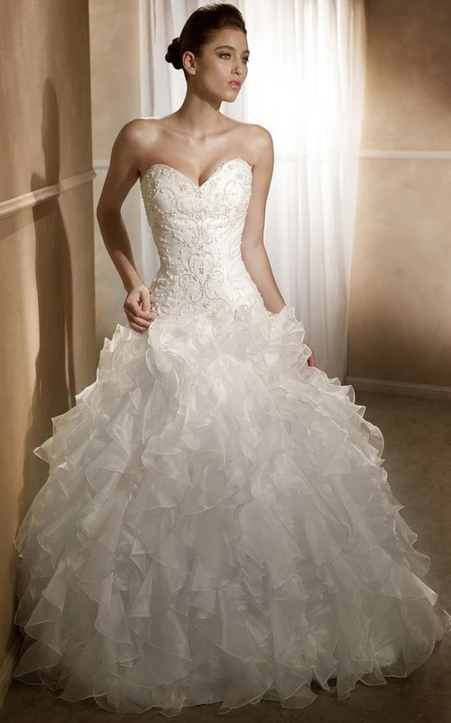Ballkleid, bodenlang, mit Herzausschnitt, Perlenbesatz, Organza, Kaskadenrüschen und Korsettrücken