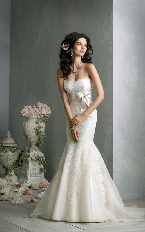 Robe sirène sexy sans bretelles en dentelle organza avec ruban de satin