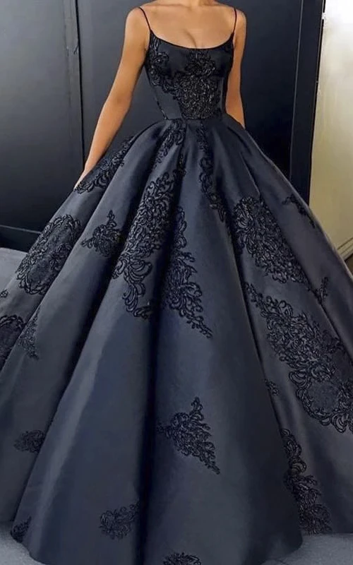 Elegantes, rückenfreies Ballkleid aus Satin mit Spaghettiträgern, Spitzenapplikationen und Rüschen