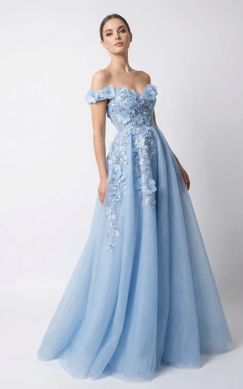 Vestido con hombros descubiertos y apliques florales con cuentas