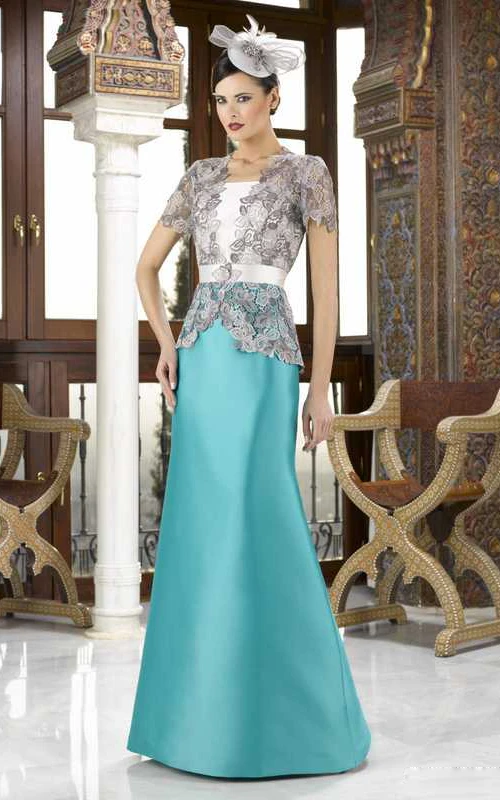Kurzärmeliges Satinkleid mit Spitze und eckigem Ausschnitt – das perfekte Kleid für die Mutter der Braut