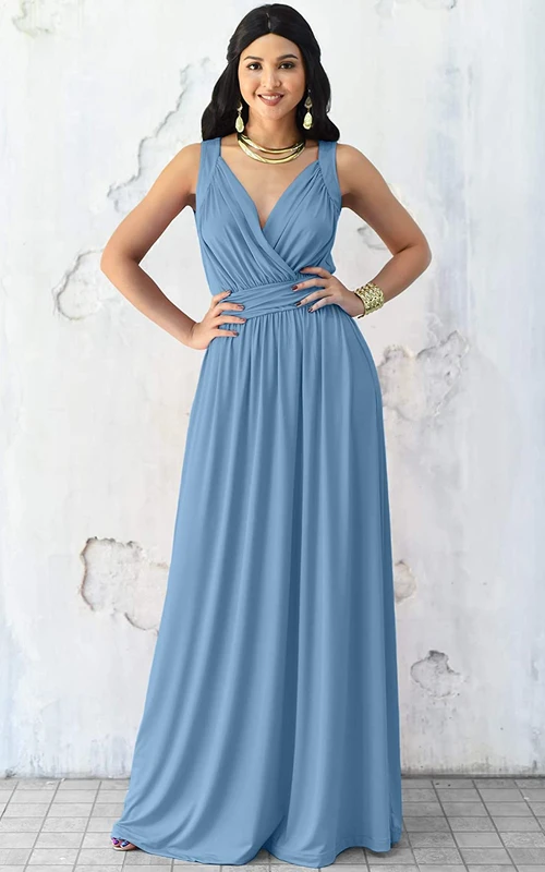Robe de demoiselle d'honneur sexy en mousseline de soie, coupe trapèze, sans manches, décolleté en V et longueur au sol, ornée de fronces.