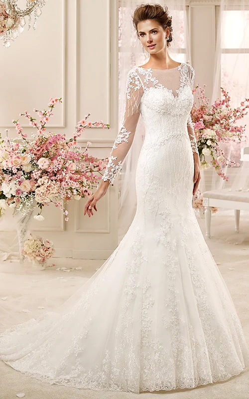 Robe de mariée sirène fourreau à manches longues, au design vaporeux et à traîne brosse
