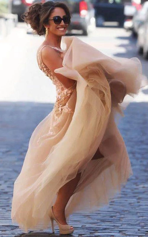 Ärmelloses, bodenlanges Chiffonkleid in A-Linie mit Spitze