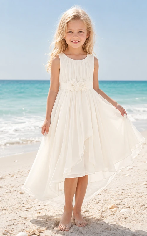 Blumenmädchenkleid aus elfenbeinfarbenem Chiffon und Tüll, A-Linie, Rundhalsausschnitt, Teelänge, mit Schärpendetails