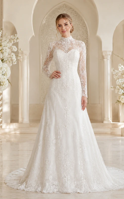 Robe de mariée chapelle à col montant en dentelle illusion et manches longues appliquées