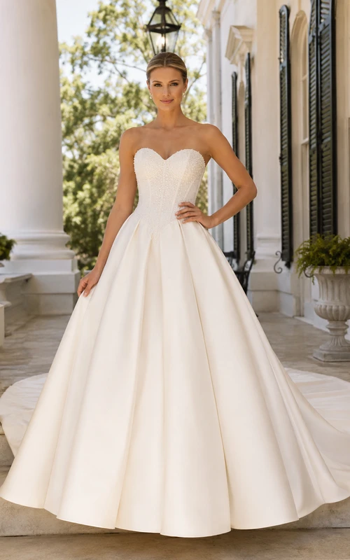 Prinzessinnen-Trägerloses Ballkleid aus Satin mit Herzausschnitt – Perfekt für eine Hochzeit im Ausland