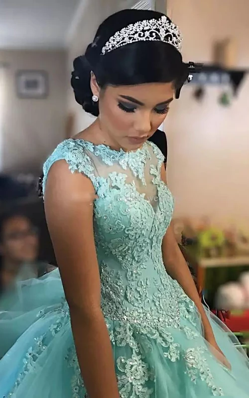 Vestido de gala de tul con cola de cepillo y mangas cortas estilo barco, estilo barcoau