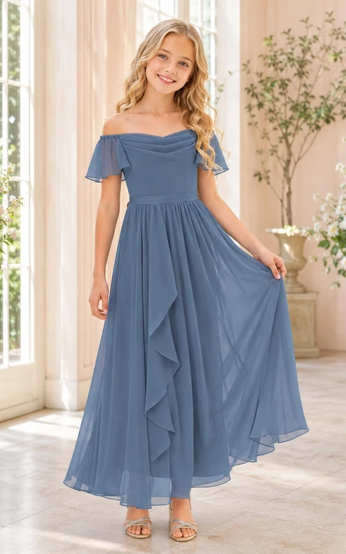 Vestido de dama de honor juvenil azul pizarra, corte en A, largo midi, hombros descubiertos, manga corta, volantes en cascada, estilo romántico.