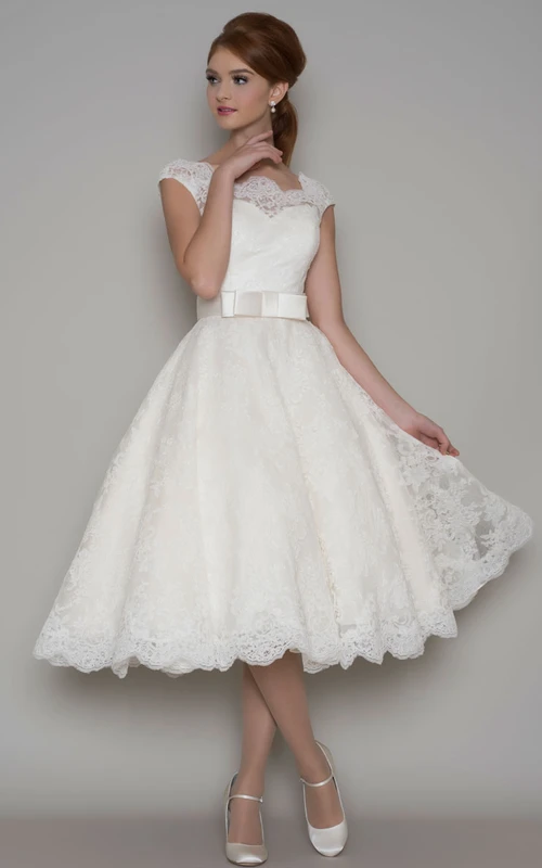 Robe de mariée en dentelle à ruban, longueur thé, coupe trapèze, manches courtes, col carré
