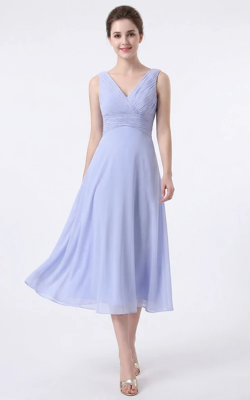 Teelanges Chiffonkleid mit überkreuzten Raffungen