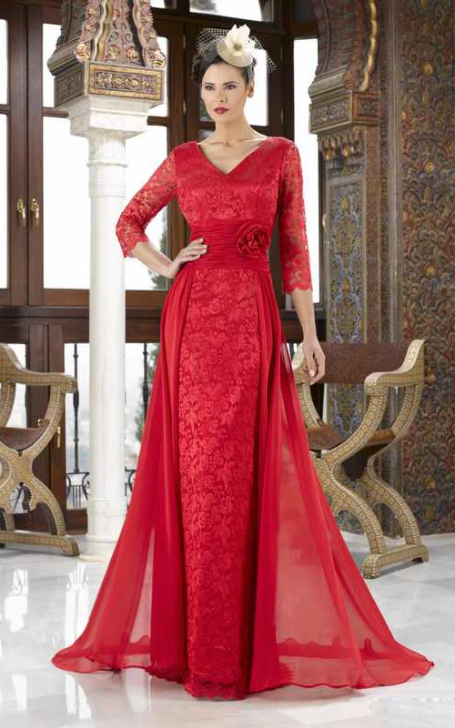 Brautmutterkleid mit V-Ausschnitt, floralem Muster, langen Ärmeln und Applikationen