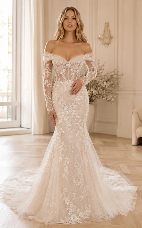 Robe de mariée sirène en dentelle majestueuse, épaules dénudées, manches longues, traîne chapelle, applications florales, galerie Bridal