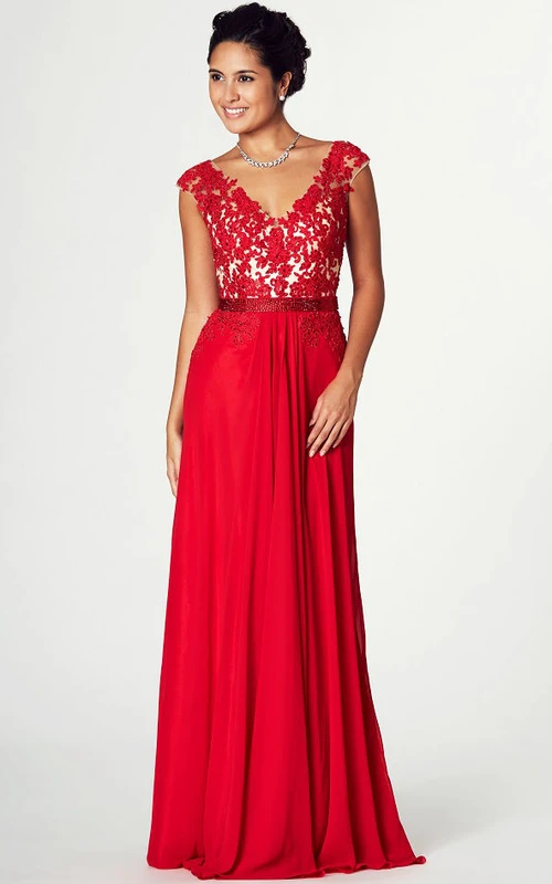 Robe de bal en jersey à manches courtes et col en V ornée d'appliqués