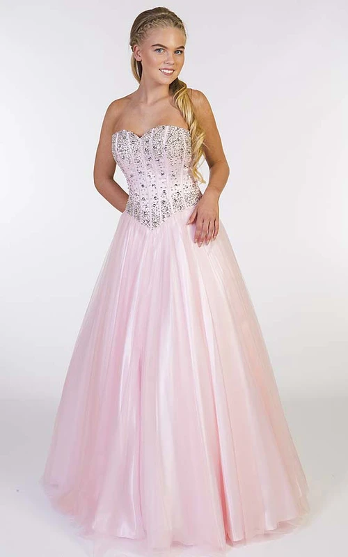 Robe de bal longue sans manches en tulle, coupe trapèze, décolleté cœur orné de perles, sans manches
