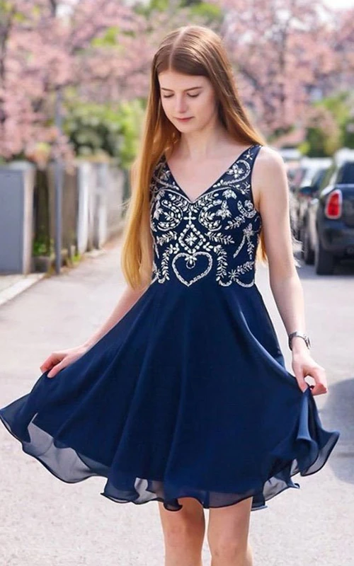 Chiffon-Kleid, kurzes, ärmelloses A-Linien-Kleid mit V-Ausschnitt – ein bezauberndes Kleid für den Homecoming-Ball
