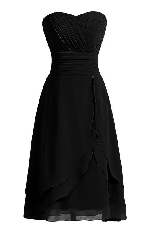 Trägerloses, mehrlagiges Chiffonkleid mit Reißverschluss hinten