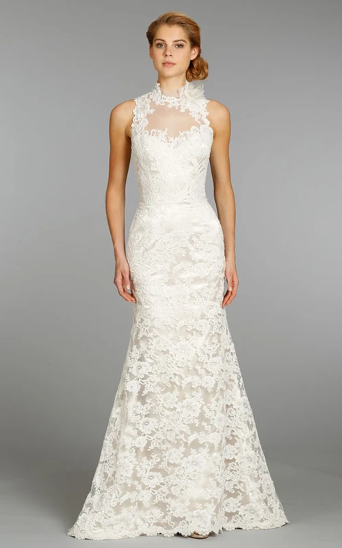 Robe longue en dentelle à col montant et dos nu en forme de goutte d'eau