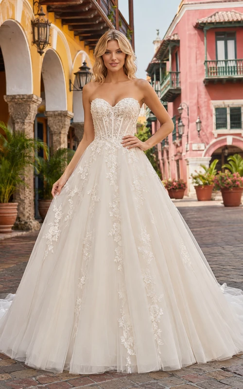 Trägerloses Ballkleid aus Spitze und Tüll mit Herzausschnitt – perfekt für eine Hochzeit im Ausland