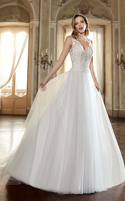 Robe de mariée trapèze à col en V, longue jusqu'au sol, sans manches, ornée d'appliqués en dentelle, tulle et satin