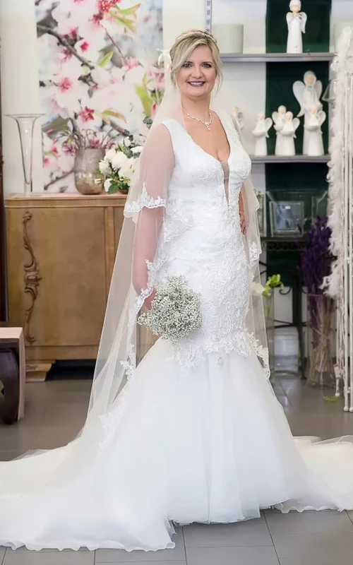 Robe de mariée sirène moderne, col en V, longueur au sol, sans manches, en dentelle avec appliques