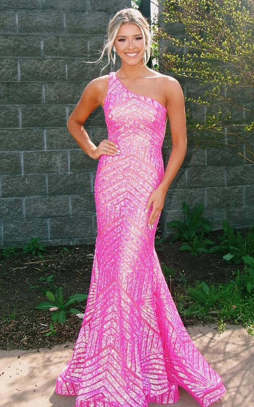Vestido de sirena rosa fucsia de un solo hombro con lentejuelas y estampado geométrico.