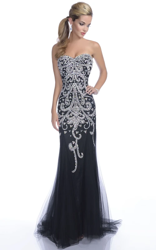 Ballkleid aus Tüll mit herzförmigem Ausschnitt und Paillettenapplikationen
