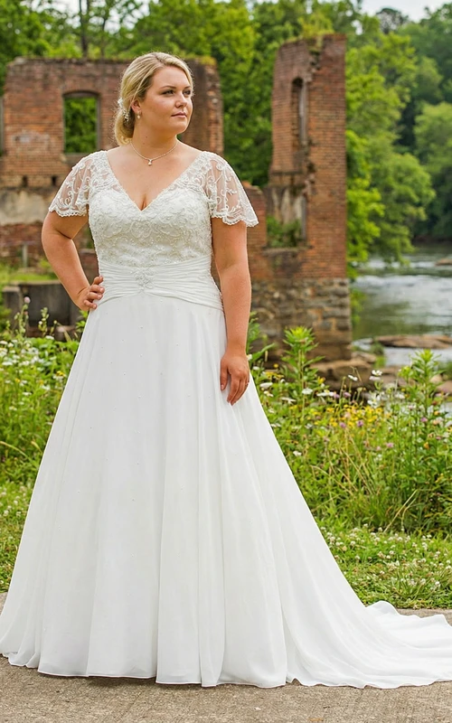 Iris-Stil Brautkleid mit aufwendiger Spitze