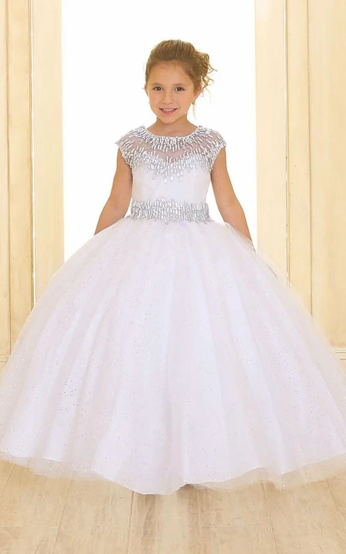 Robe de demoiselle d'honneur maxi illusion à volants plissés en tulle et organza avec ceinture.