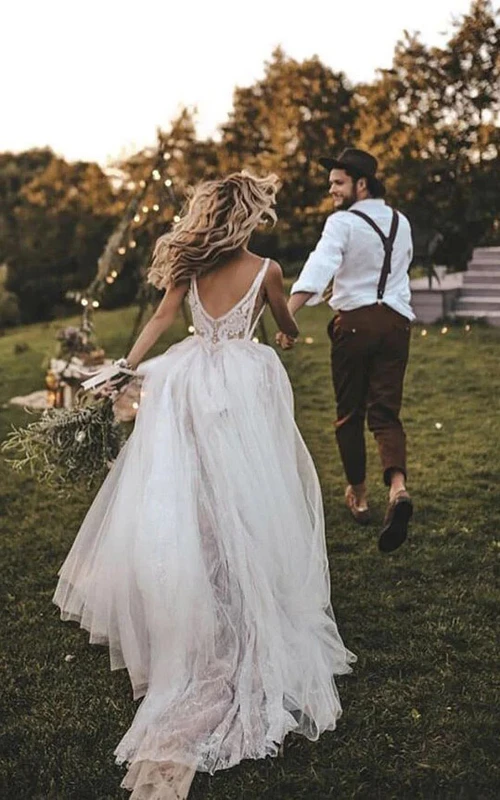 Robe de mariée sexy empire décolletée sans manches en mousseline et tulle appliquée, coupe trapèze, décolletée et sans manches