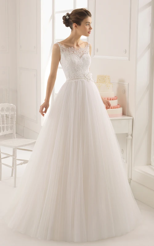 Vestido largo de tul sin mangas con corte en A y escote tipo baeau de la marca Dreaming.