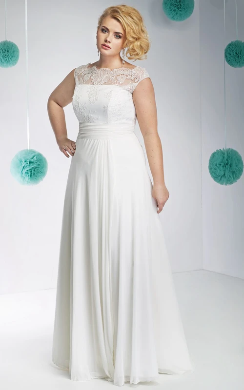 Kurze Ärmel, bodenlanges Chiffon-Brautkleid in Übergröße mit U-Boot-Ausschnitt und Spitze – dezentes Design