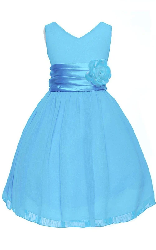 Robe trapèze sans manches à col en V, plissée et ornée de fleurs