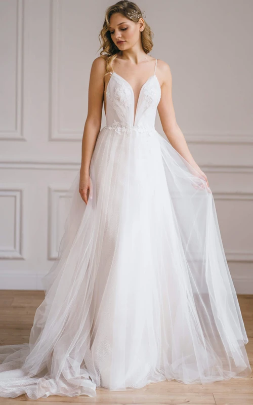 Vestido de novia sexy de corte A, largo hasta el suelo, de tul, sin mangas, con escote en V profundo en la espalda y apliques.