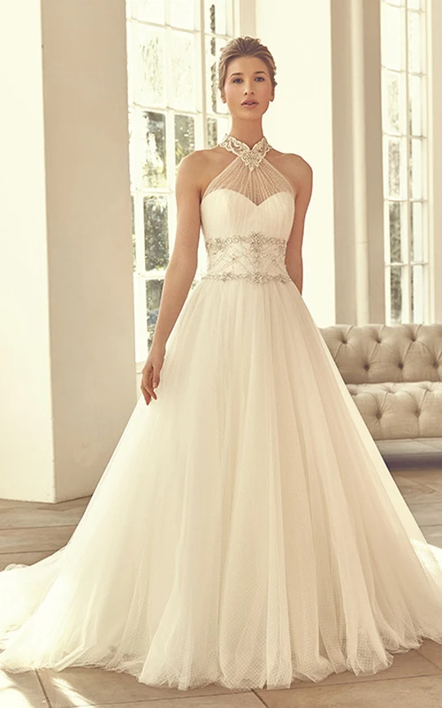 Robe de mariée longue en tulle perlé à col montant, avec traîne et bretelles