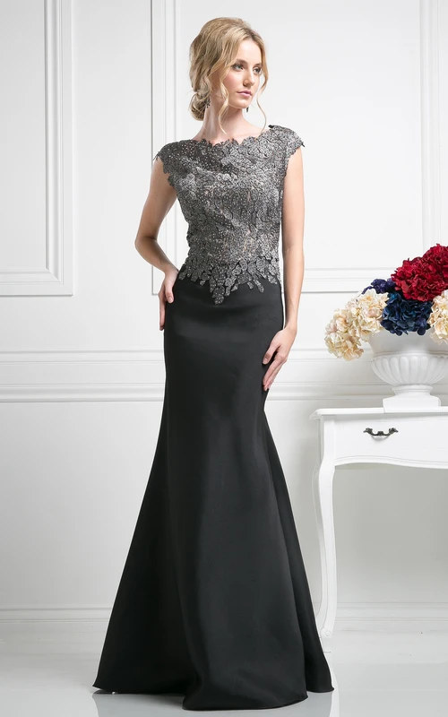 Robe sirène en satin à manches bateau, fermeture éclair, sequins et perles