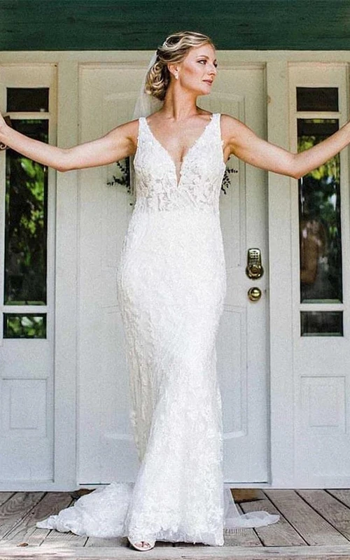 Robe de mariée fourreau sans manches en dentelle, décolleté plongeant en V, sexy